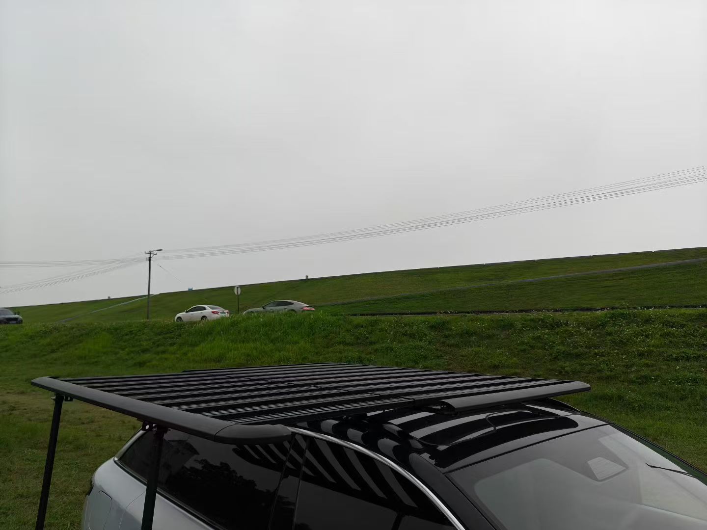 Portapacchi universale in allu - Overland Roof Rack Platform recensione e prezzo